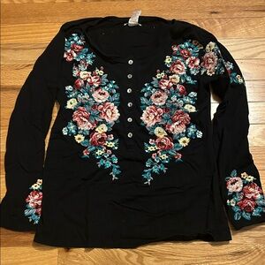 Sundance cotton black top with floral embroidery. Johnny Was style. Small.